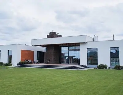 Остекление для дома в современном стиле